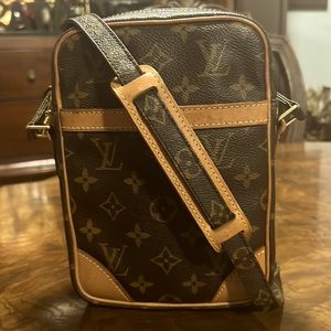 Authentic Preloved Louis Vuitton Danube Crossbody. Comes with COA from Entrupy.